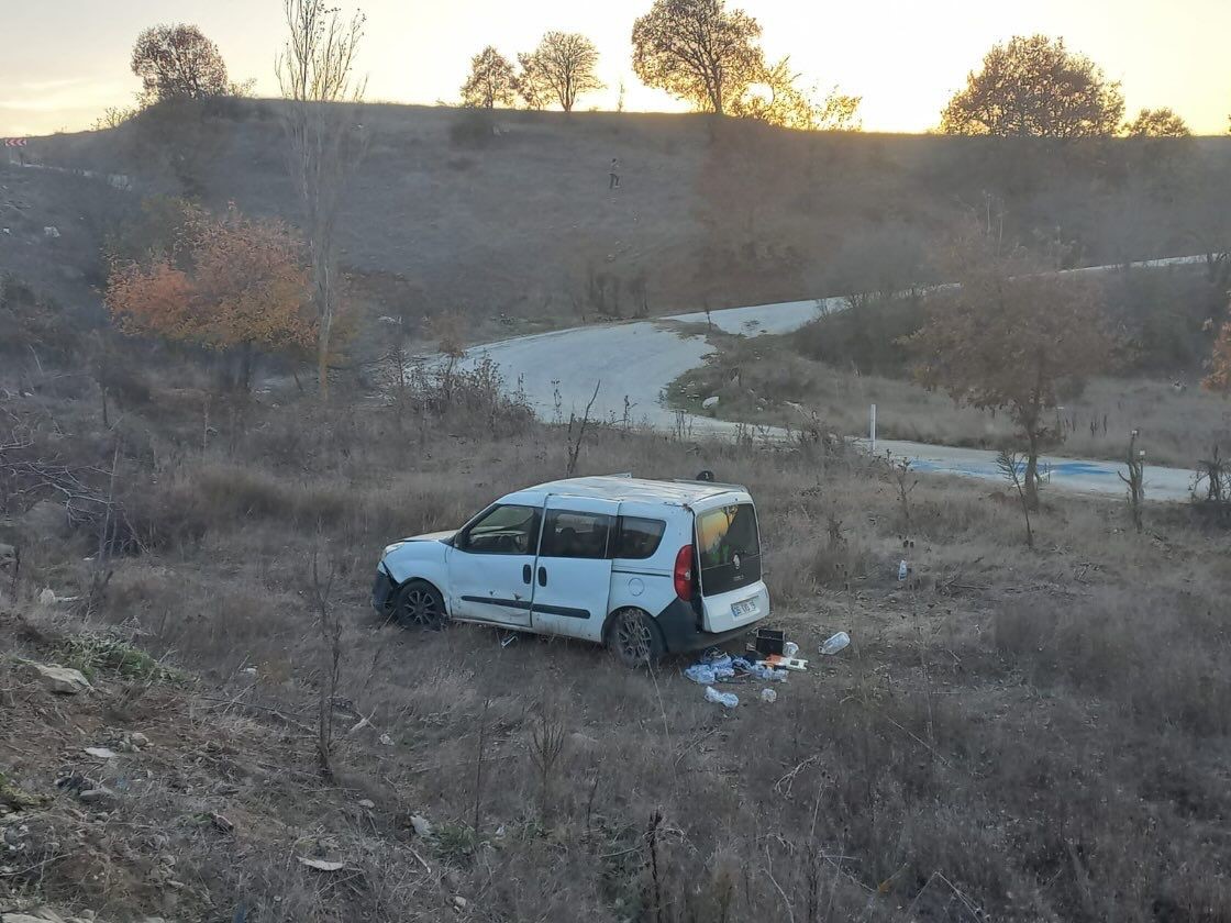 Kontrolden çıkan araç şarampole uçtu: 1 kişi yaralandı