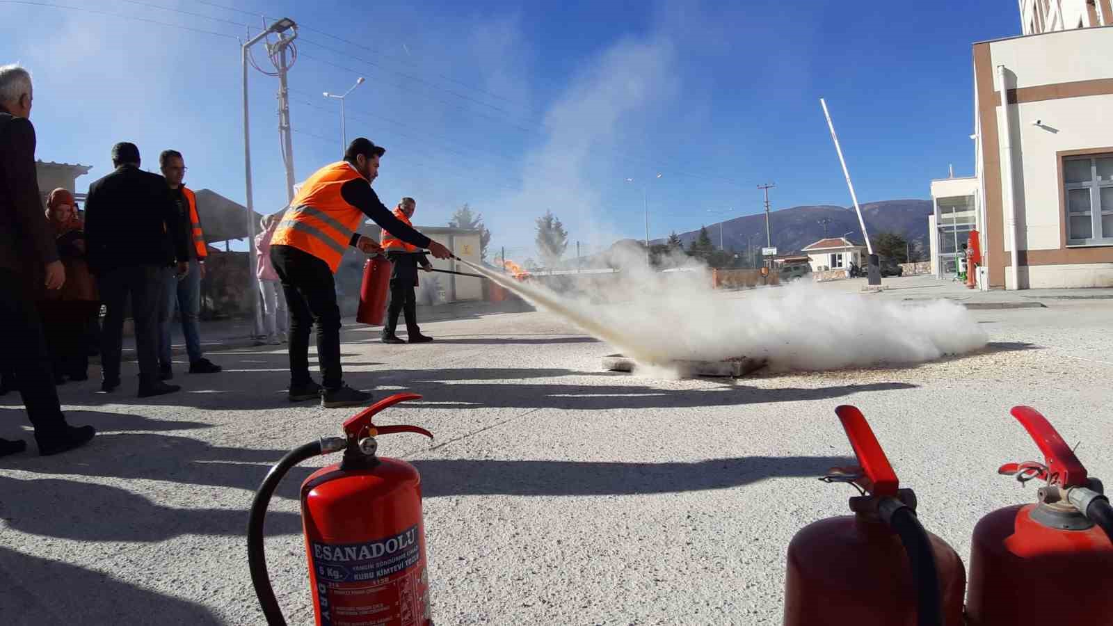 Mudurnu Devlet Hastanesi’nde deprem ve yangın tatbikatı