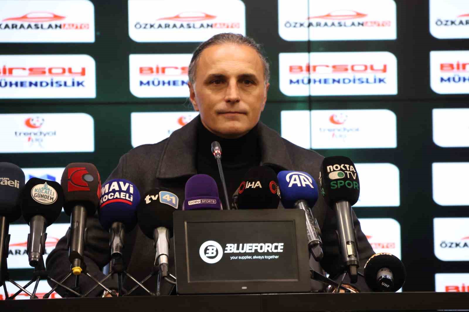 BANDIRMASPOR TEKNİK DİREKTÖRÜ MUSTAFA GÜRSEL, KOCAELİSPOR MAÇININ ARDINDAN YAPTIĞI AÇIKLAMADA,