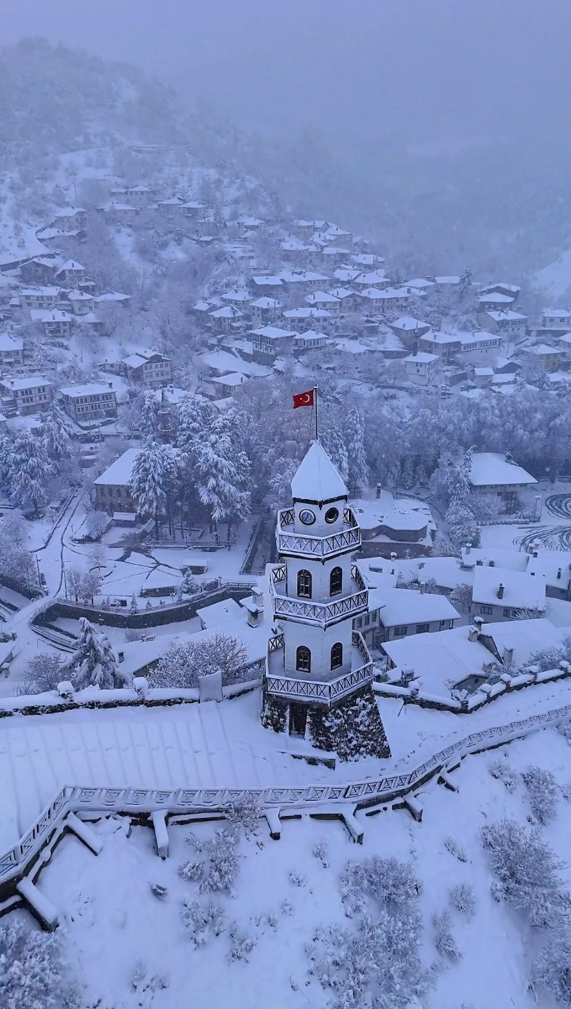 “Sakin şehir” Göynük beyaz örtüyle kaplandı