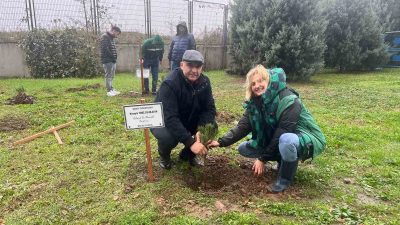 KOCAELİSPOR KULÜP BAŞKANI RECEP DURUL VE GÖNÜLLÜLERDEN NURSENA AKCAN BİRLİKTE