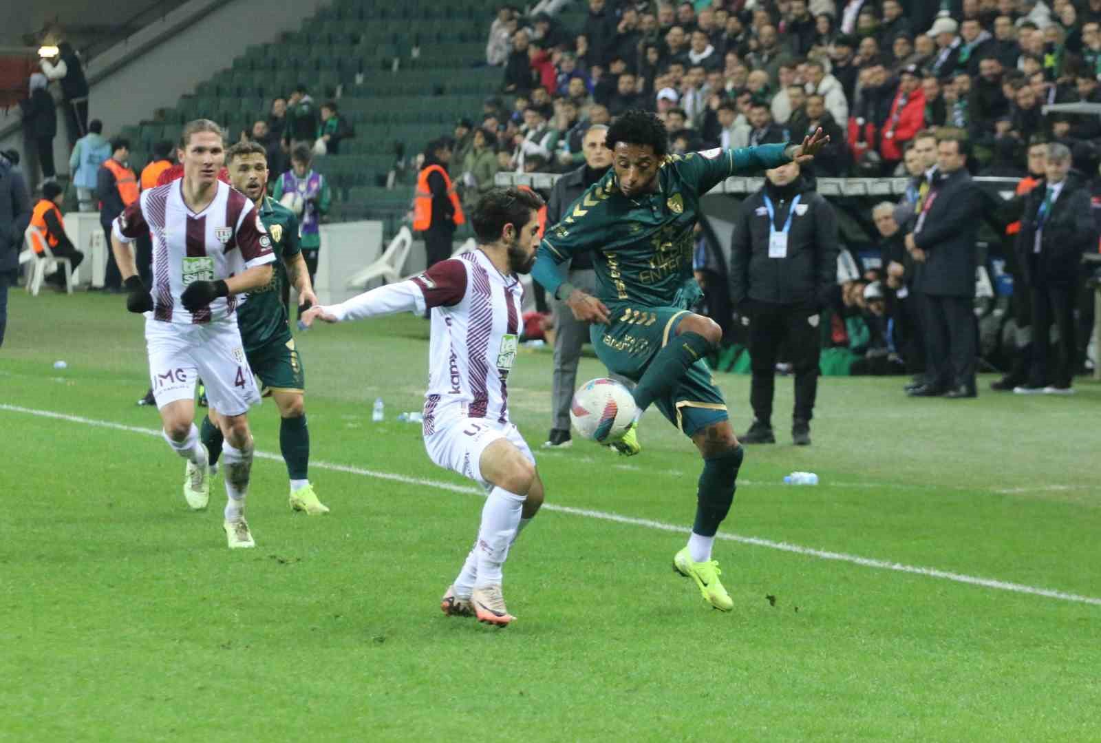 TRENDYOL 1.LİG’İN ON ÜÇÜNCÜ HAFTASINDA KOCAELİSPOR, TEKSÜT BANDIRMASPOR’U KONUK ETTİ.