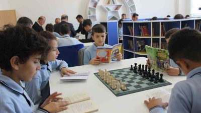 BİLECİK VALİSİ ŞEFİK AYGÖL ÖĞRENCİLER İLE BİR ARAYA GELDİ