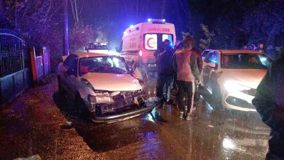 DÜZCE MERKEZ AYDINPINAR YOLU OTLUOĞLU MEVKİİNDE YAĞIŞ İLE KAYGANLAŞAN YOLDA