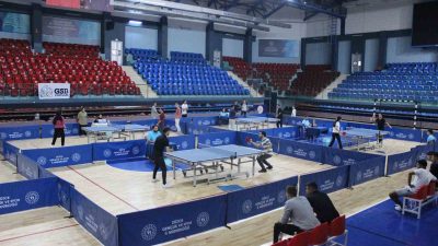 DÜZCE’DE YURTLAR ARASI MASA TENİSİ TURNUVASINDA KIZLARDA MAHPEYKER SULTAN YURDU,