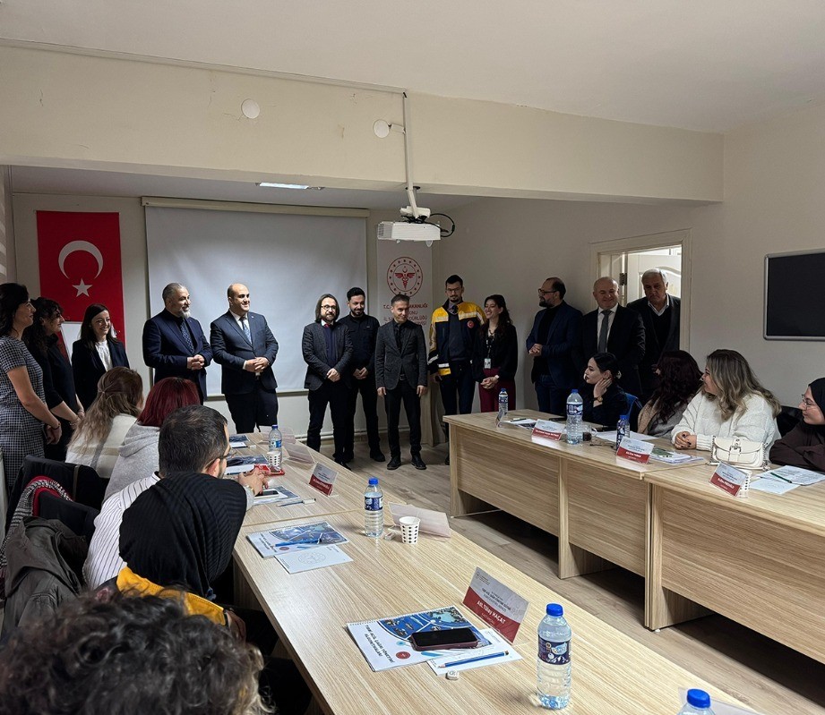 SAĞLIK BAKANLIĞININ PLANLAMASI DOĞRULTUSUNDA, EŞZAMANLI OLARAK İLLER ARASINDA VERİLEN “ACİL
