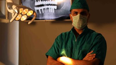 UZMAN DİŞ HEKİMİ VE AĞIZ DİŞ ÇENE CERRAHİSİ UZMANI PROF.