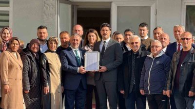 AK PARTİ BİLECİK İL BAŞKANLIĞINA YENİDEN SEÇİLEN SERKAN YILDIRIM, MAZBATASINI