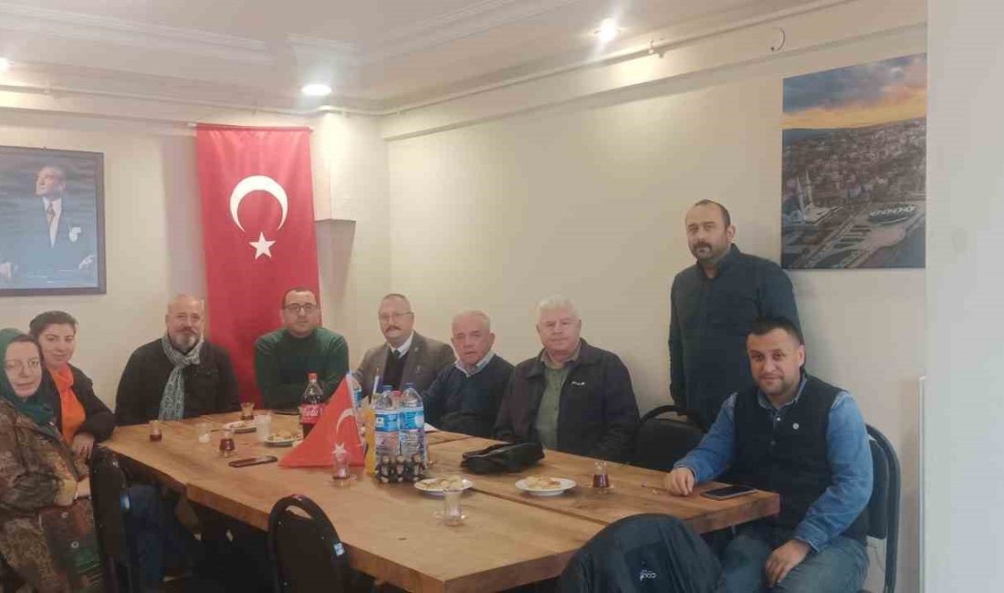 DÜZCE’NİN AKÇAKOCA İLÇESİNDE KURULAN AKÇAKOCA LİSESİ MEZUNLARI DERNEĞİ YÖNETİMİ SİYASİ