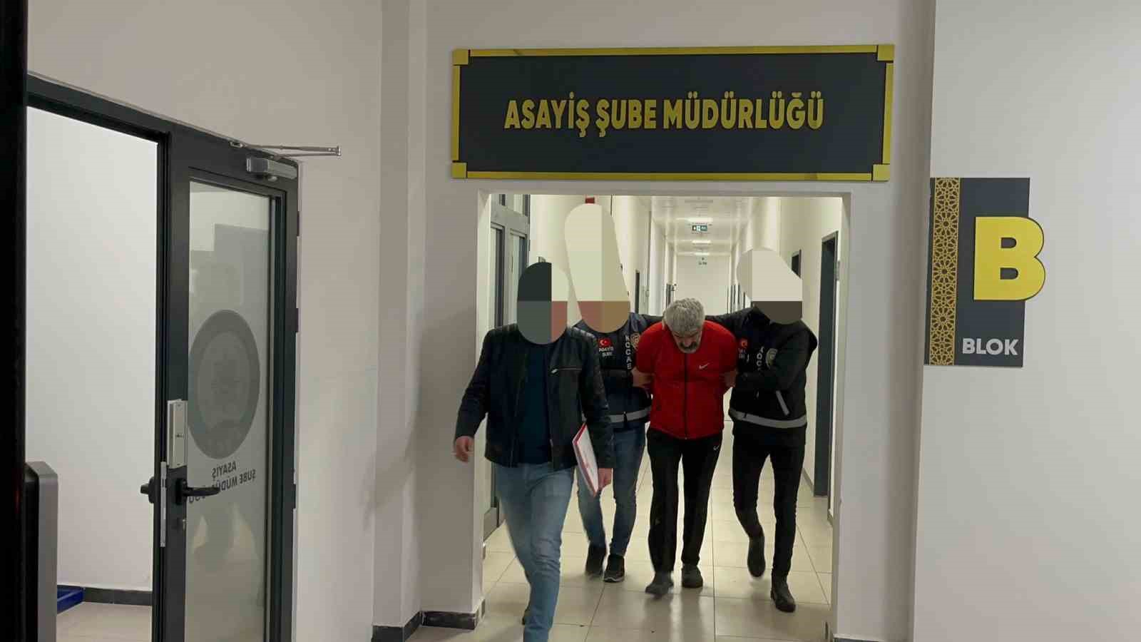 KOCAELİ'NİN KÖRFEZ İLÇESİNDE YANINDA ÇALIŞAN ARKADAŞINI GÖĞSÜNDEN BIÇAKLAYARAK ÖLDÜREN ZANLI