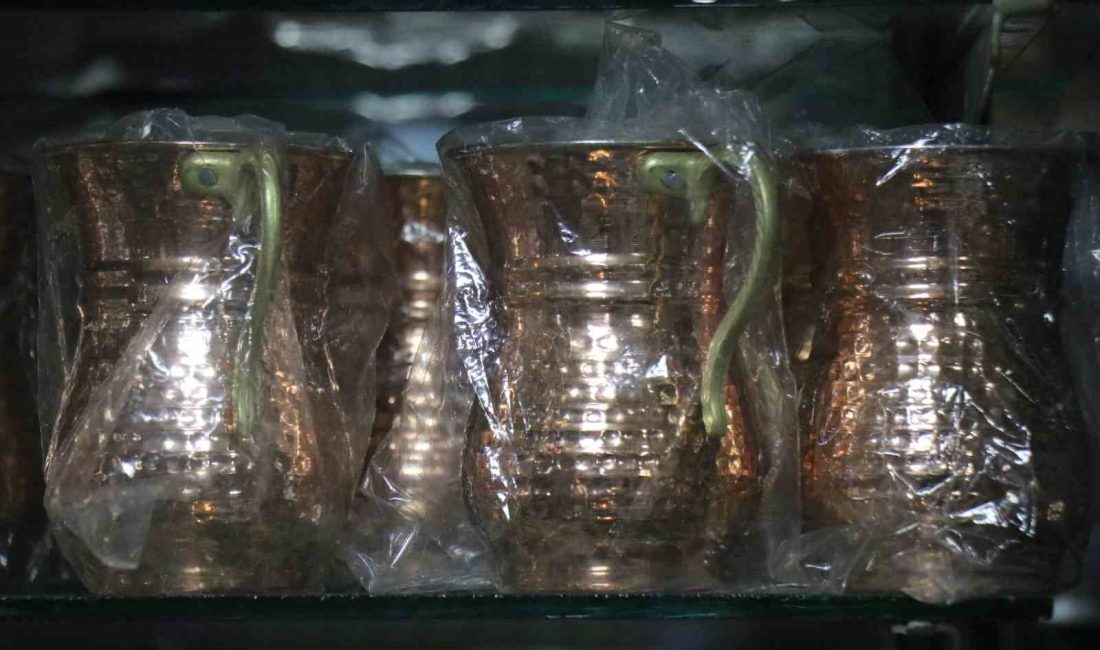 ASIRLARDIR GASTRONOMİDE YEMEĞE TAT VEREN BAKIR ÜRÜNLER, GÜNÜMÜZDE YERİNİ DEMİR