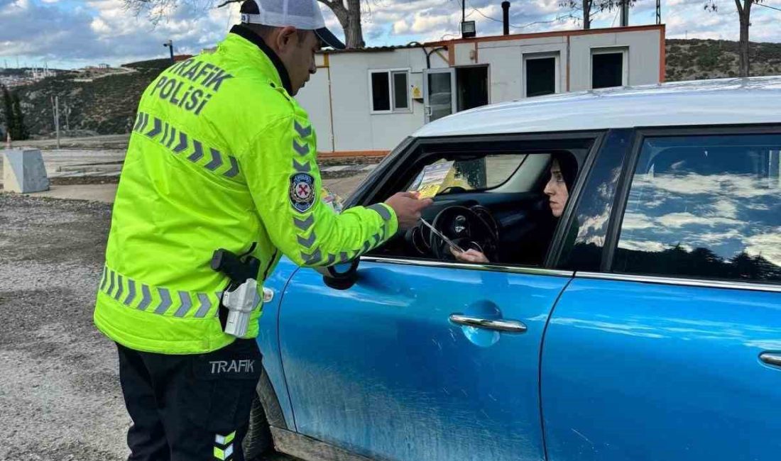 BİLECİK'TE TRAFİK EKİPLERİ TARAFINDAN GERÇEKLEŞEN DENETİMDE KURAL İHLALİ YAPAN ARAÇ