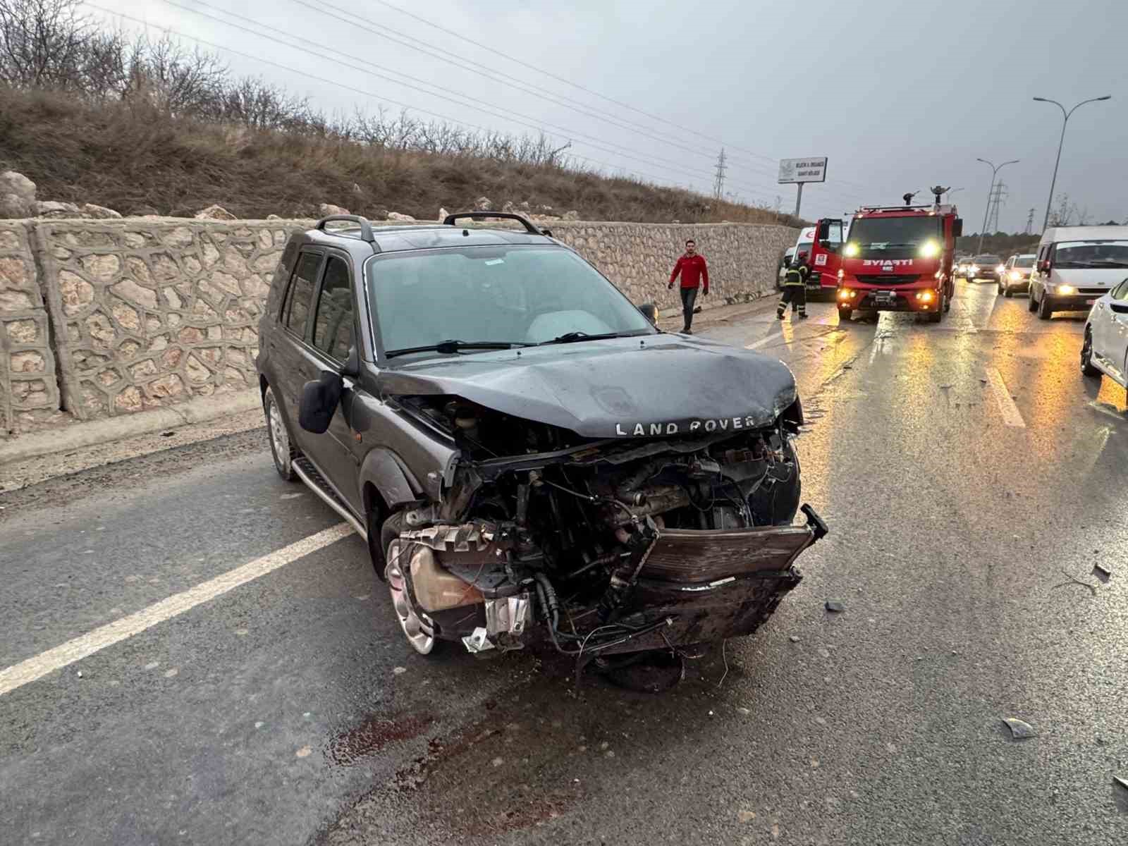 Bilecik’te meydana gelen trafik kazasında 3 kişi yaralandı