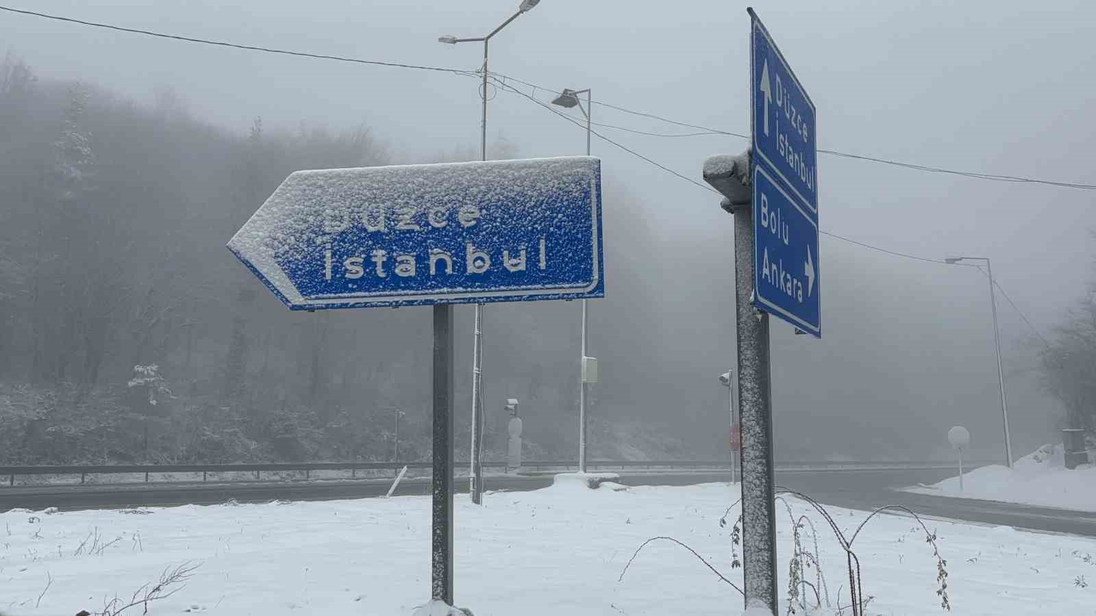 Bolu Dağı’nda kar yağışı ve sis etkili oluyor