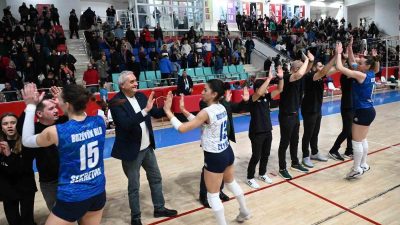 BOZÜYÜK BELEDİYESİ EĞİTİM VE SPOR KULÜBÜ KADIN VOLEYBOL TAKIMI'NA TEBRİK