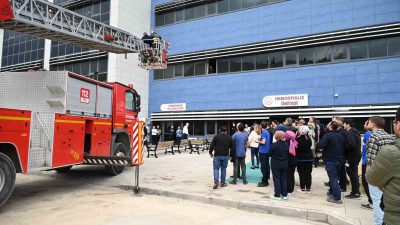 BOZÜYÜK BELEDİYESİ İTFAİYESİ’NDEN HASTANE PERSONELİNE YANGIN EĞİTİMİ