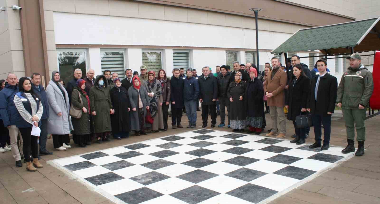 Bozüyük’te danışanlar fidan dikti