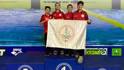 KÖRFEZ GENÇLERBİRLİĞİ SK'NIN YÜZME EKİBİ BURSA'DA YAPILAN TÜRKİYE FİNALLERİNDEN 4