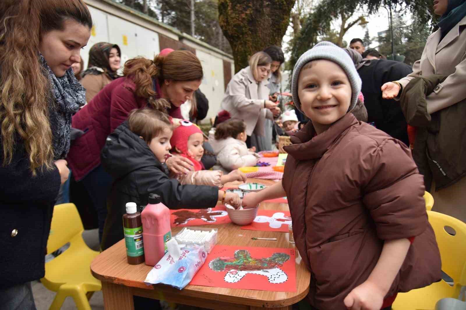 Çocuklar Sanat Sokağı’nda gönüllerince eğlendi