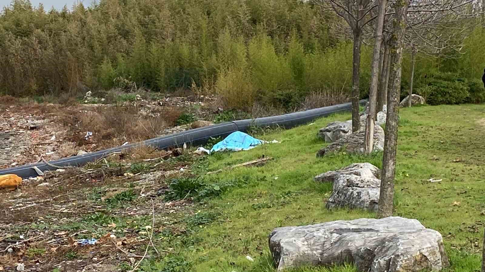 KOCAELİ'NİN İZMİT İLÇESİNDE DENİZDE ELLERİ VE AYAKLARI BAĞLANMIŞ HALDE ERKEK