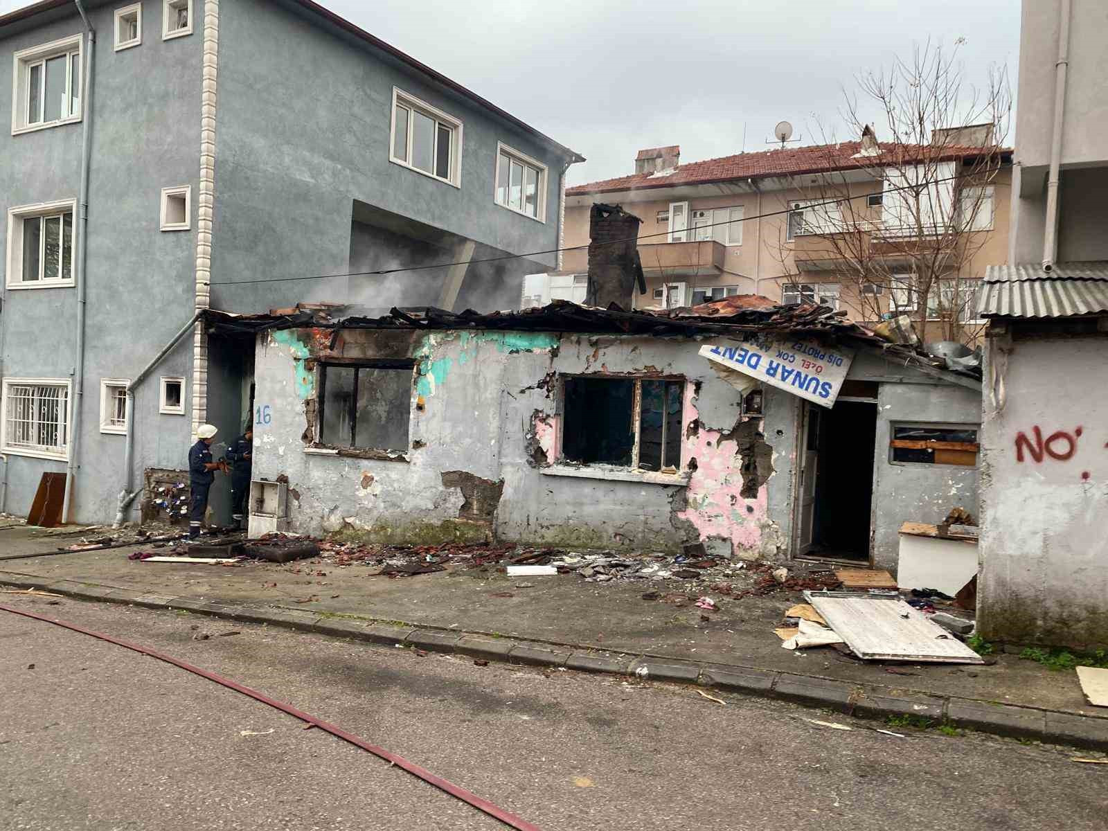 KOCAELİ'NİN DERİNCE İLÇESİNDE KAT KARŞILIĞI MÜTEAHHİDE VERİLEN VE 5 GÜN