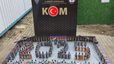 DÜZCE'DE YILBAŞI ÖNCESİ İKİ EVDE YAPILAN OPERASYONLARDA 191 ŞİŞE KAÇAK