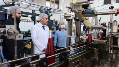 BİLECİK VALİSİ ŞEFİK AYGÖL, BOZÜYÜK İLÇESİNDE FAALİYET GÖSTEREN BİR İÇECEK