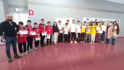 DÜZCE’DE OKUL SPORLARI DART GENÇLER-YILDIZLAR MÜSABAKALARINA ŞAMPİYONLARI BELLİ OLDU.