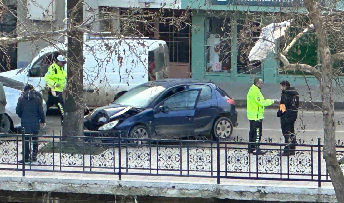KASTAMONU'DA SABAH SAATLERİNDE ETKİLİ OLAN BUZLANMA SEBEBİYLE ÇOK SAYIDA KAZA