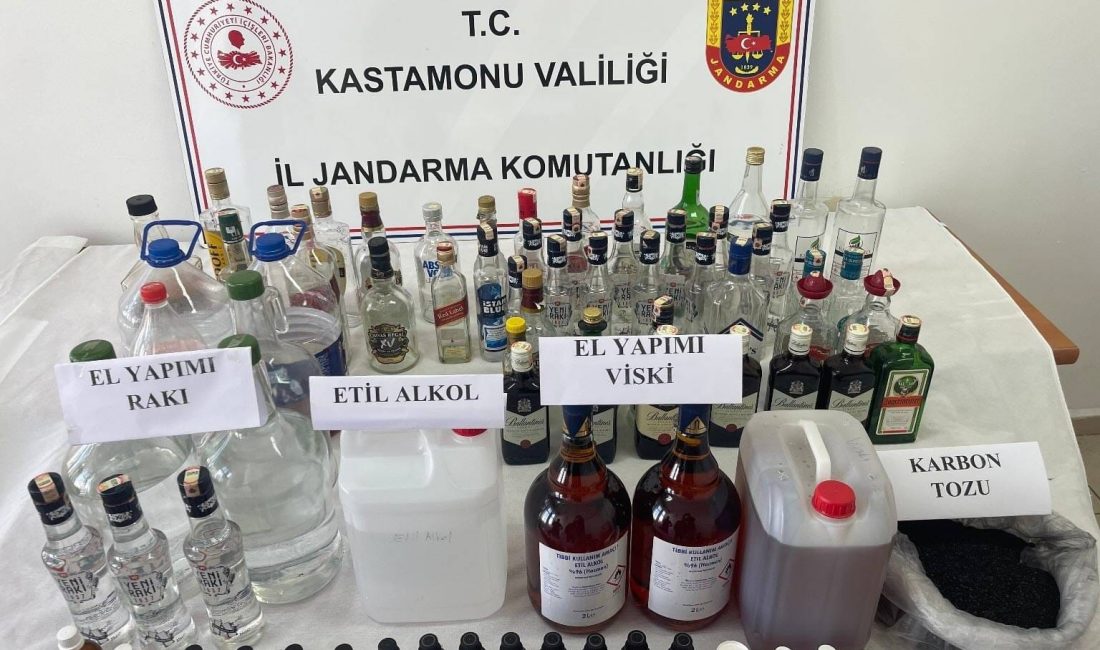 KASTAMONU’DA JANDARMA EKİPLERİ TARAFINDAN DÜZENLENEN OPERASYONDA SAHTE İÇKİ İLE YAKALANAN