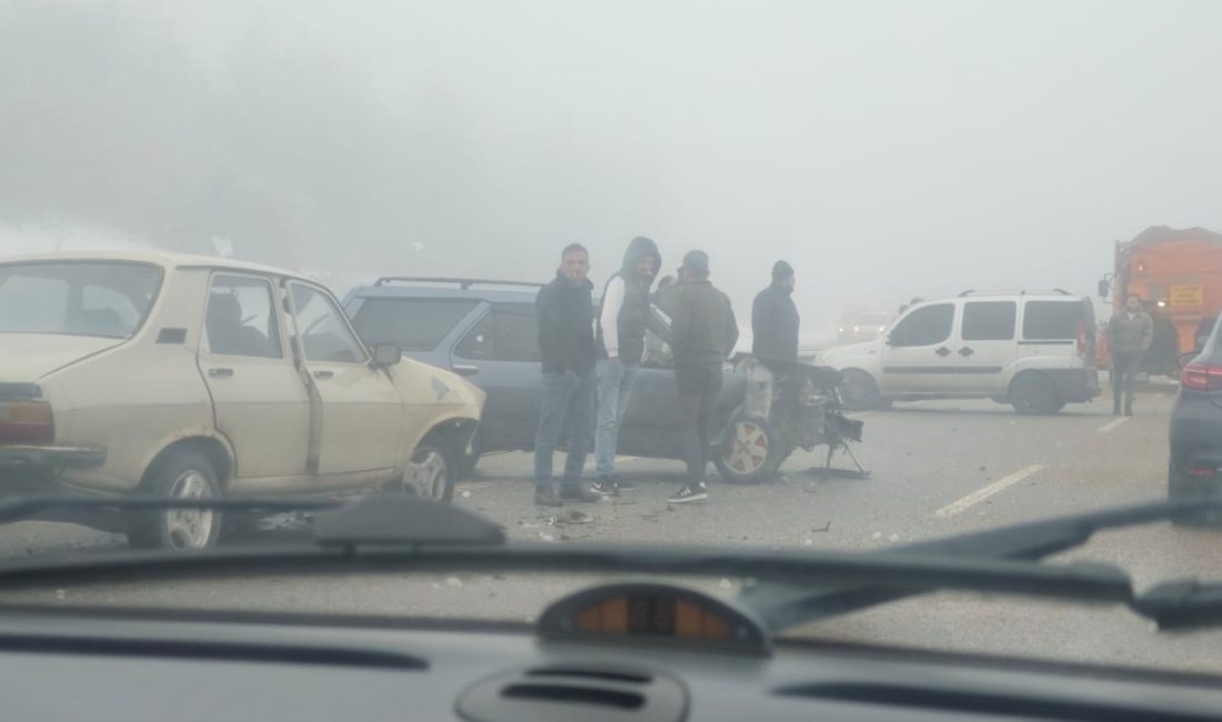 KASTAMONU-KARABÜK KARAYOLU ÜZERİNDE GİZLİ BUZLANMA VE SİS SEBEBİYLE 5 ARACIN
