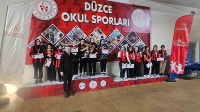 DÜZCE OKUL SPORLARI MASA TENİSİ YILDIZLAR MÜSABAKALARINDA KIZLARDA İLHAMİ REYHAN