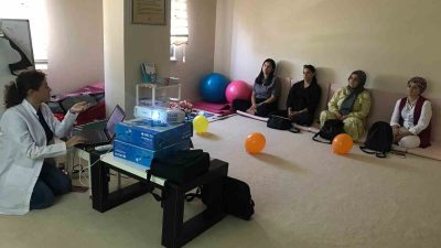 DÜZCE SAĞLIK MÜDÜRLÜĞÜNE BAĞLI EKİPLER KAYNAŞLI İLÇESİNDE AÇTIKLARI STANT İLE