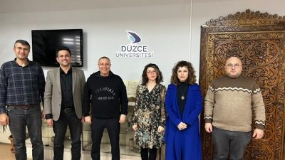 DÜZCE ÜNİVERSİTESİ MESLEK YÜKSEKOKULU TASARIM BÖLÜMÜ MODA TASARIM PROGRAMI TARAFINDAN