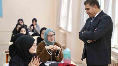 DÜZCE VALİSİ SELÇUK ASLAN, DÜZCE KIZ ANADOLU İMAM-HATİP LİSESİ’Nİ ZİYARET