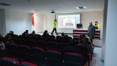 OSMANELİ İLÇESİNDE MİLLİ EĞİTİM ÖNCÜLÜĞÜNDE ÖĞRENCİLERİ TAŞIYAN FİRMALARIN ŞOFÖRLERİNE İLÇE