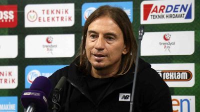 KARŞILAŞMA SONRASI DÜZENLENEN BASIN TOPLANTISINDA AÇIKLAMALARDA BULUNAN BOLUSPOR TEKNİK DİREKTÖRÜ