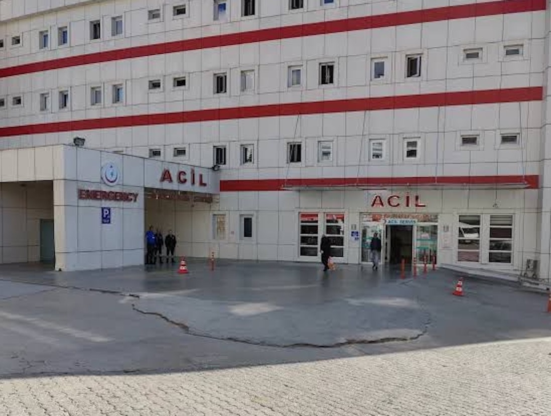 KASTAMONU'NUN TOSYA İLÇESİNDE EMEKLİ POLİS MEMURU, SİLAHINI TEMİZLEMEK İSTERKEN KAZARA