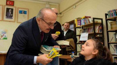 KASTAMONU’NUN TAŞKÖPRÜ İLÇESİNDE AVUKAT MURAT ÜLGEN İLKOKULU’NDA DÜZENLENEN VE YAZAR