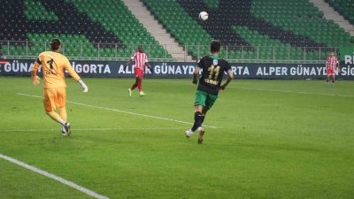 TRENDYOL 1. LİG'İN 14. HAFTASINDA SAKARYASPOR, SAHASINDA KARŞILAŞTIĞI BOLUSPOR'U 2-1