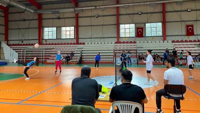 SUBÜ'DE ÖĞRENCİLERE YÖNELİK OLARAK 'AYAK TENİSİ TURNUVASI' GERÇEKLEŞTİRİLDİ. MÜSABAKALAR NETİCESİNDE