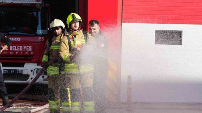 DÜZCE BELEDİYESİ İTFAİYE MÜDÜRLÜĞÜ, DÜZCE ÜNİVERSİTESİ KAYNAŞLI MYO ÖĞRENCİLERİNE YÖNELİK