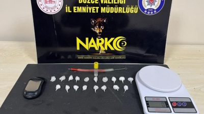 DÜZCE'DE NARKOTİK SUÇLARLA MÜCADELE EKİPLERİNİN YAPTIĞI OPERASYONLARDA YAKALANAN 7 ŞAHIS