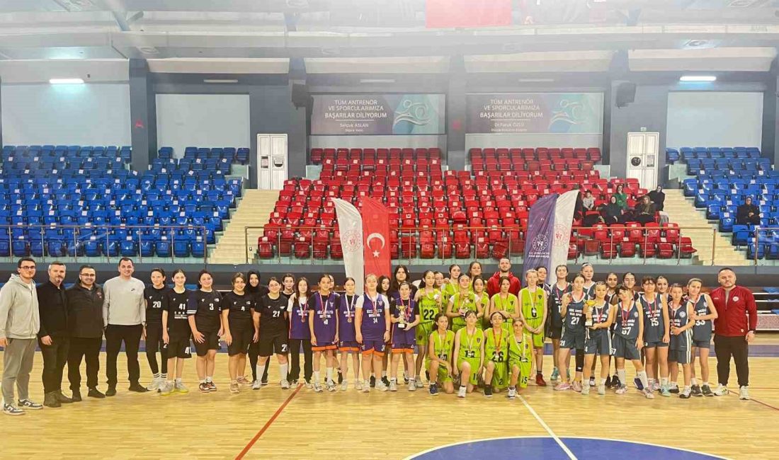 DÜZCE’DE U14 KIZLAR YEREL