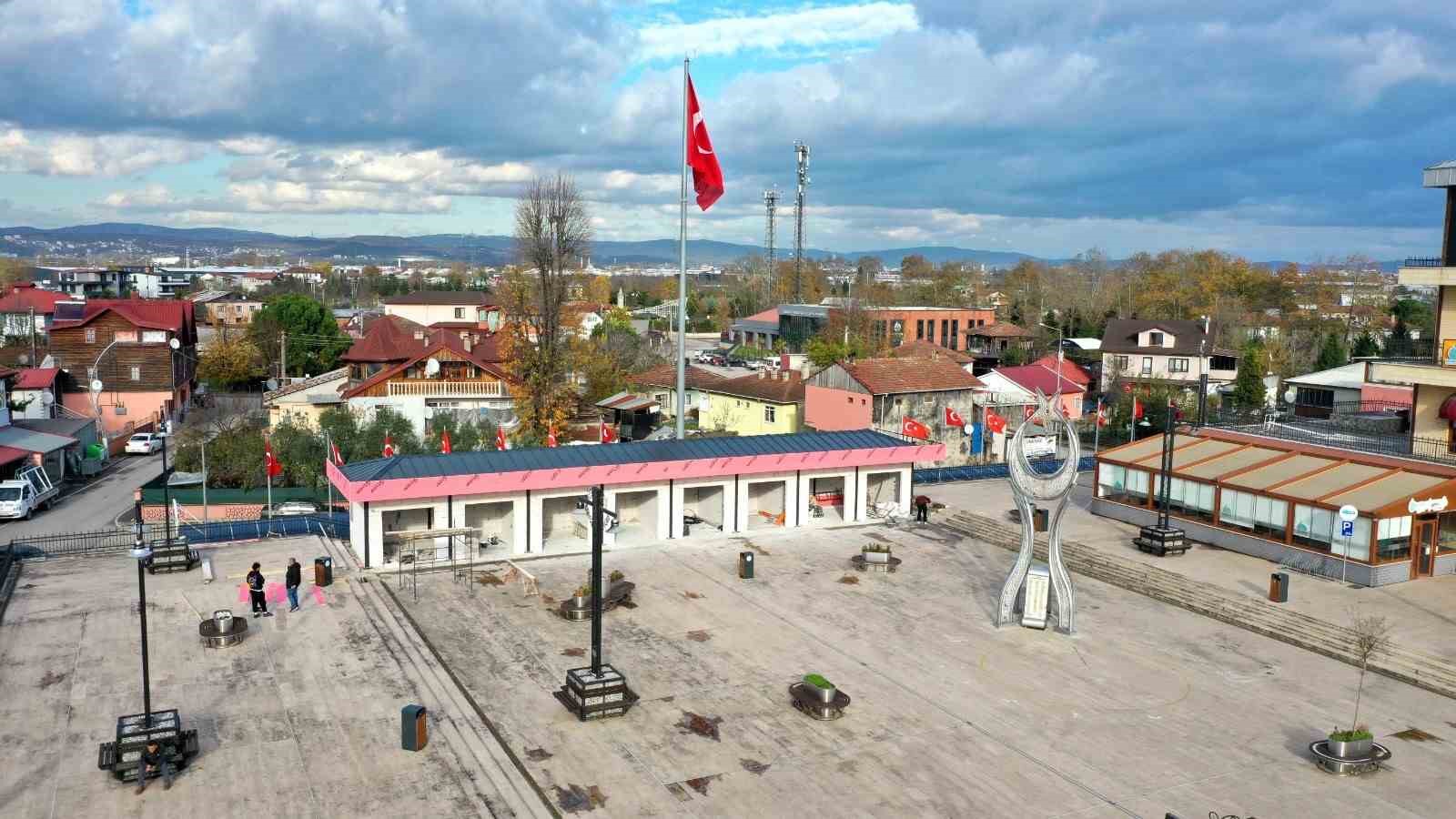BAŞİSKELE'YE 8 DÜKKAN OLACAK ŞEKİLDE İNŞA EDİLEN ZANAAT ÇARŞISI'NDA KABA