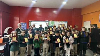 DÜZCE'NİN KAYNAŞLI İLÇESİNDE 34 ÖĞRENCİ ÖĞRETMENLERİNE VERDİĞİ SÖZÜ TUTARAK, AİLELERİNE