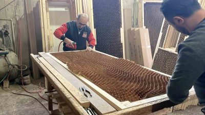 KASTAMONU’NUN TOSYA İLÇESİNDE GÜNLÜK 12 BİN KAPI ÜRETİMİ GERÇEKLEŞTİRİLİYOR. TÜRKİYE’NİN