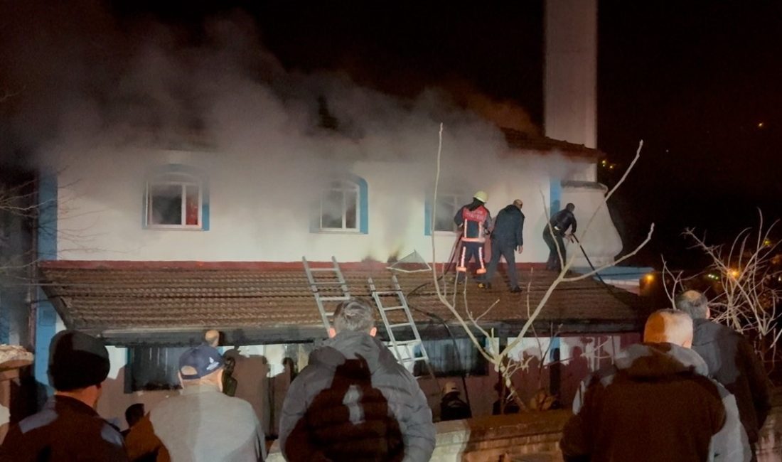 DÜZCE’DE AHŞAP KÖY CAMİNDE