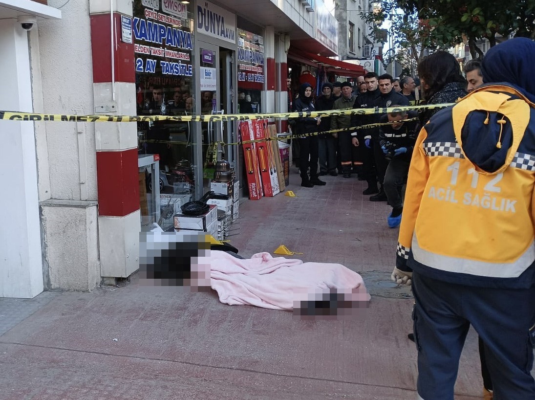 OLAY, DÜN 12.00 SIRALARINDA 4 TEMMUZ MAHALLESİ ESKİ İZMİT CADDESİ'NDE