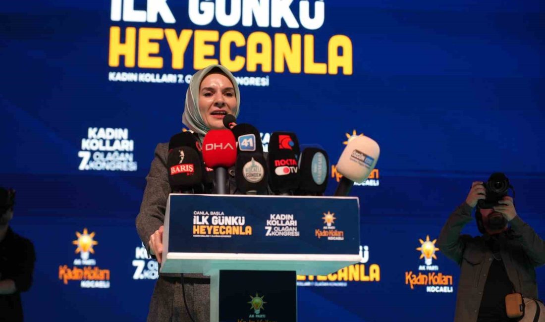 7. OLAĞAN KOCAELİ İL KADIN KOLLARI KONGRESİ'NE KATILAN AİLE VE